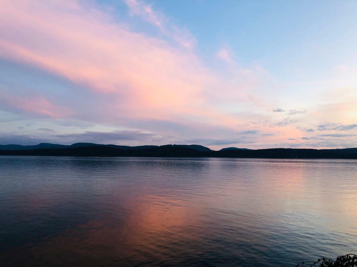 Serenity By The Sea Retreats Montague Harbour ภายนอก รูปภาพ